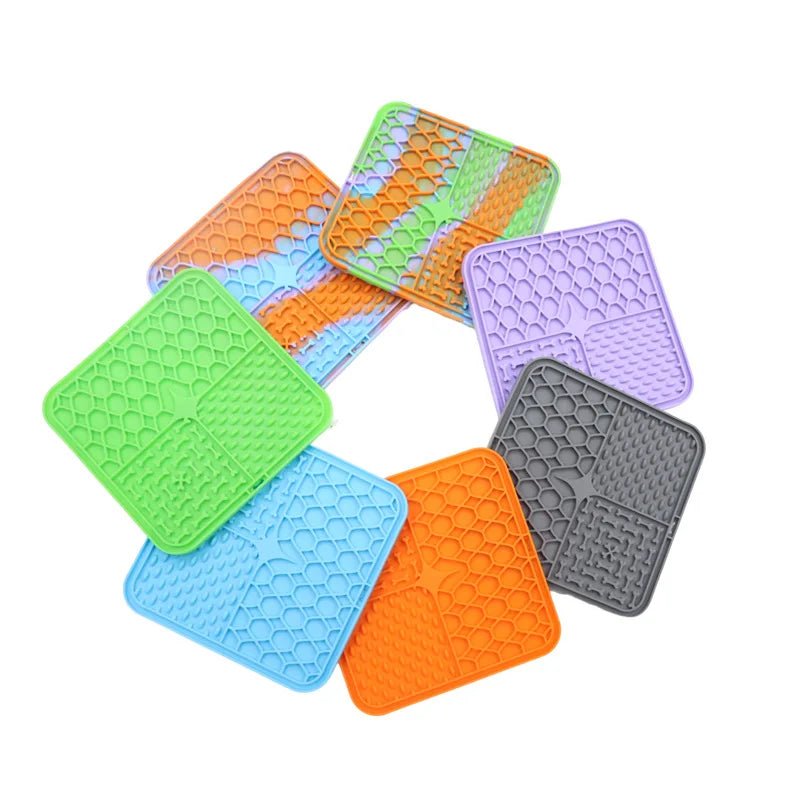 Interactive Pet Silicone Mat: Slow Feeding Plate, Bathing Distraction, and Training Aid for Dogs - #pawlife